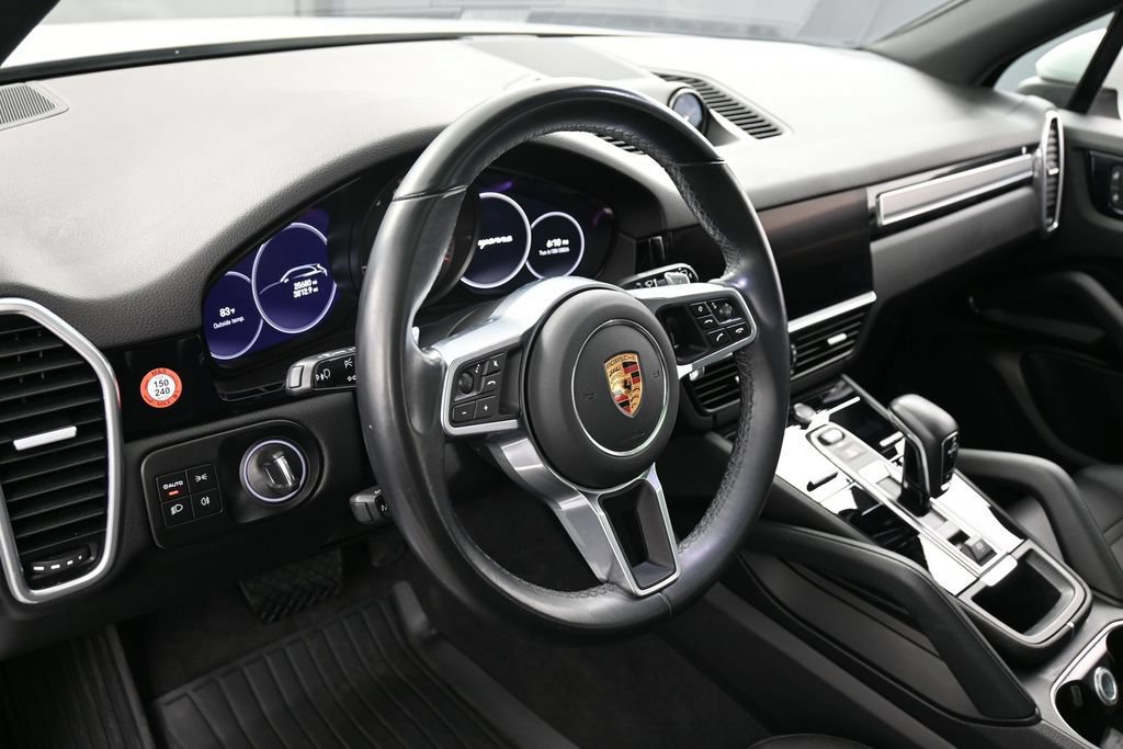 Certified 2022 Porsche Cayenne Platinum Edition AWD/4WD image 17