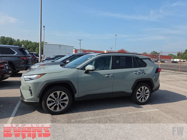 Used 2023 Toyota RAV4 XLE Premium AWD/4WD image 2