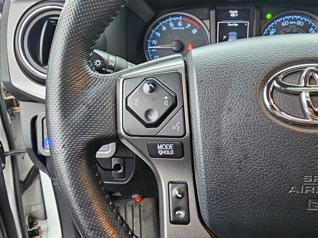 Used 2016 Toyota Tacoma TRD Off-Road image 24