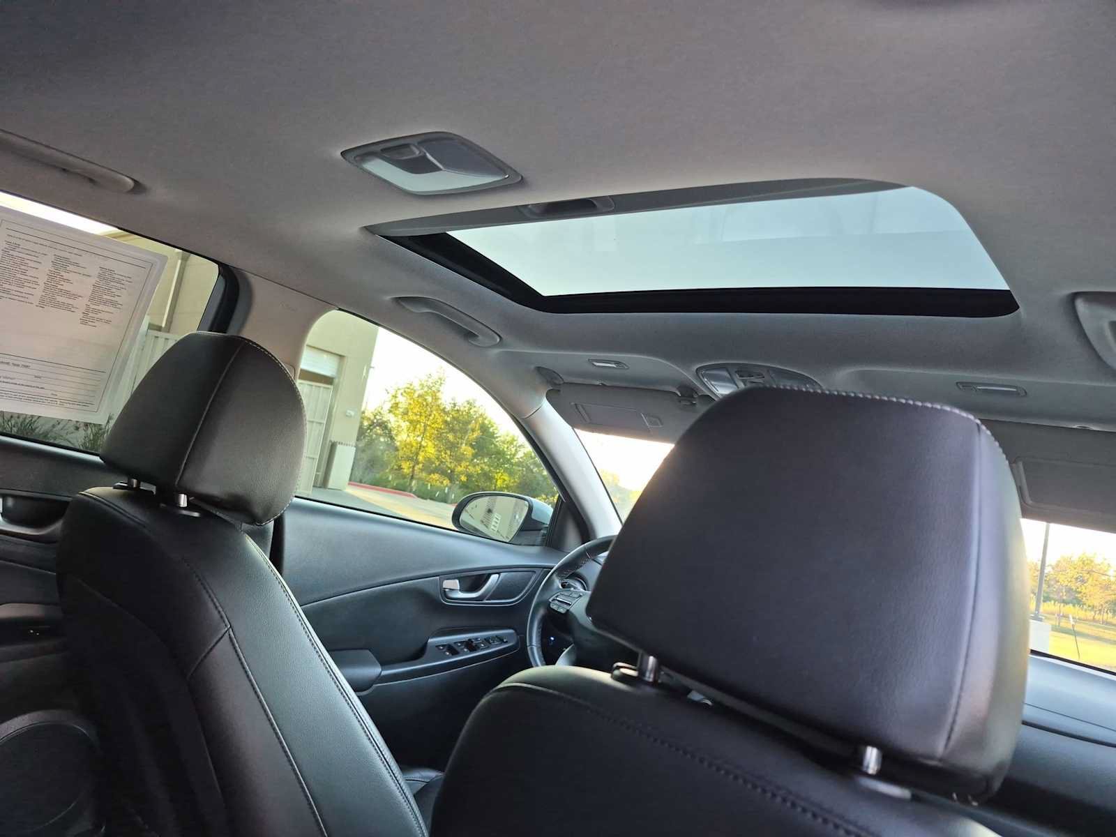 Used 2021 Hyundai Kona Limited FWD image 30