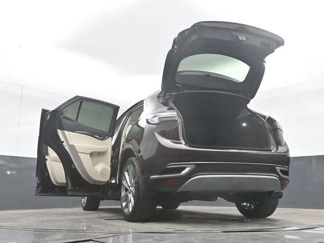 Used 2022 Buick Envision Avenir w/ Technology Package II AWD/4WD image 61