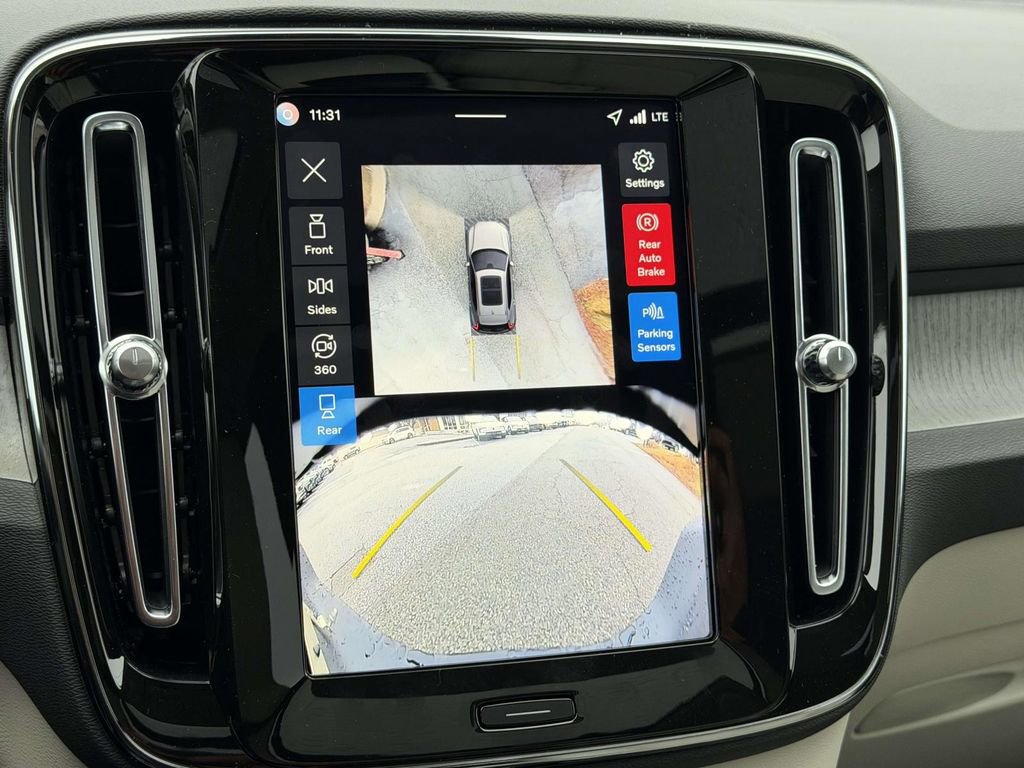 New 2026 Volvo XC40 B5 Ultra w/ Protection Package Premier image 4