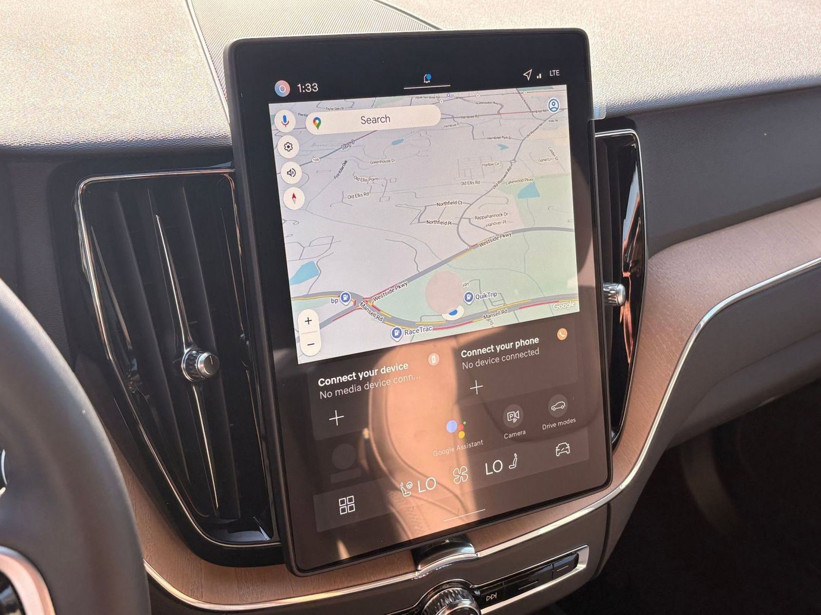 New 2026 Volvo XC60 T8 Plus w/ Climate Package image 28