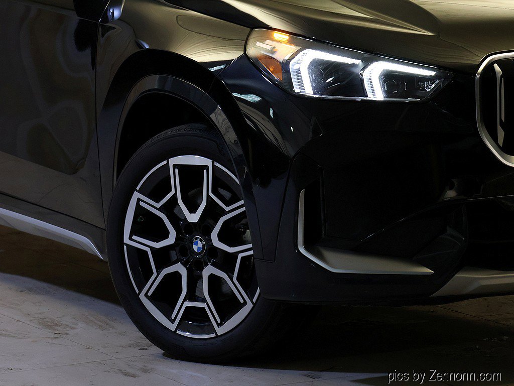 Certified 2024 BMW X1 xDrive28i w/ Technology Package AWD/4WD image 3