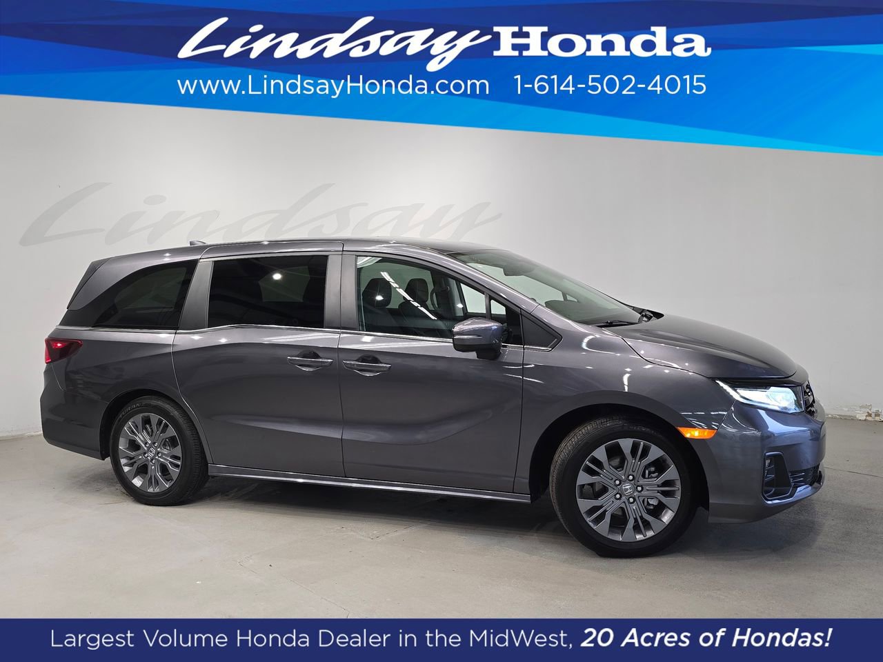 Used 2025 Honda Odyssey Touring image 3