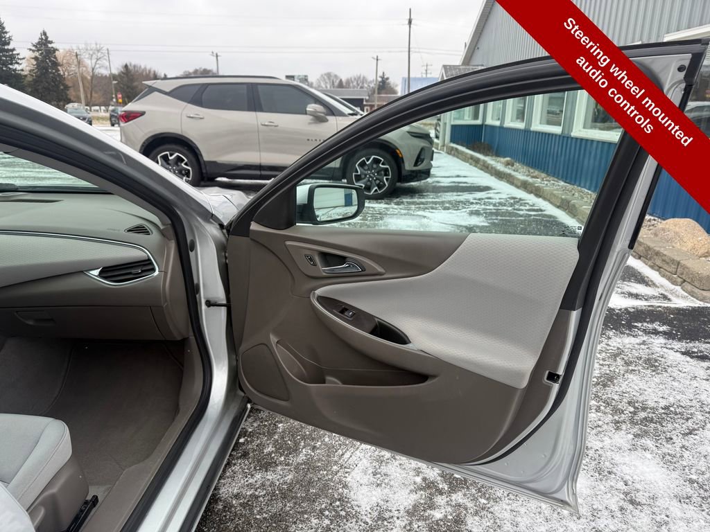 Used 2021 Chevrolet Malibu LT image 37