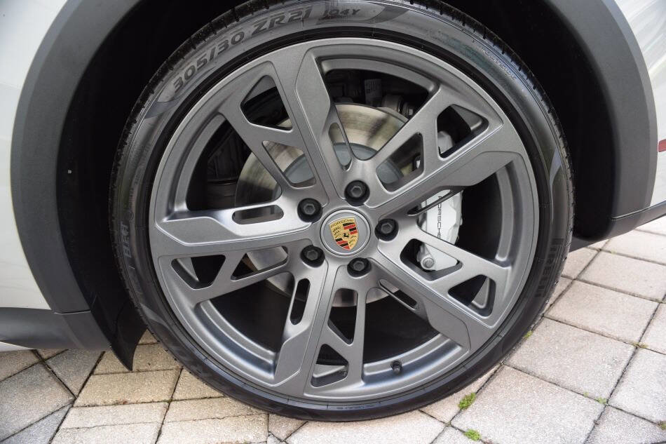 Used 2023 Porsche Taycan Turbo Cross Turismo image 95