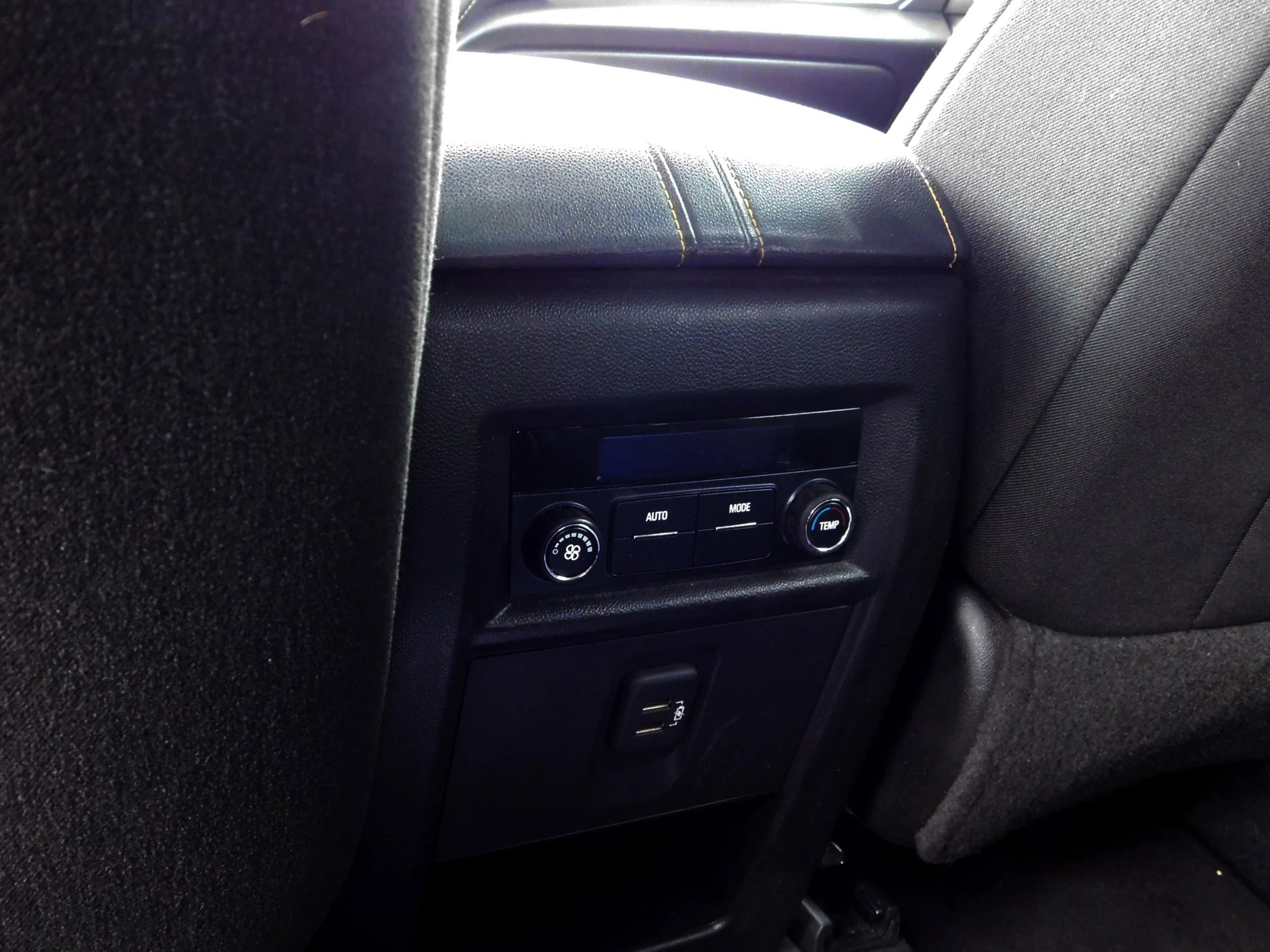 Used 2021 Chevrolet Traverse LT FWD image 12