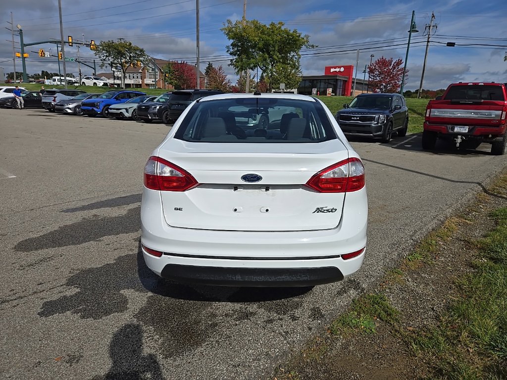 Used 2016 Ford Fiesta SE FWD image 4
