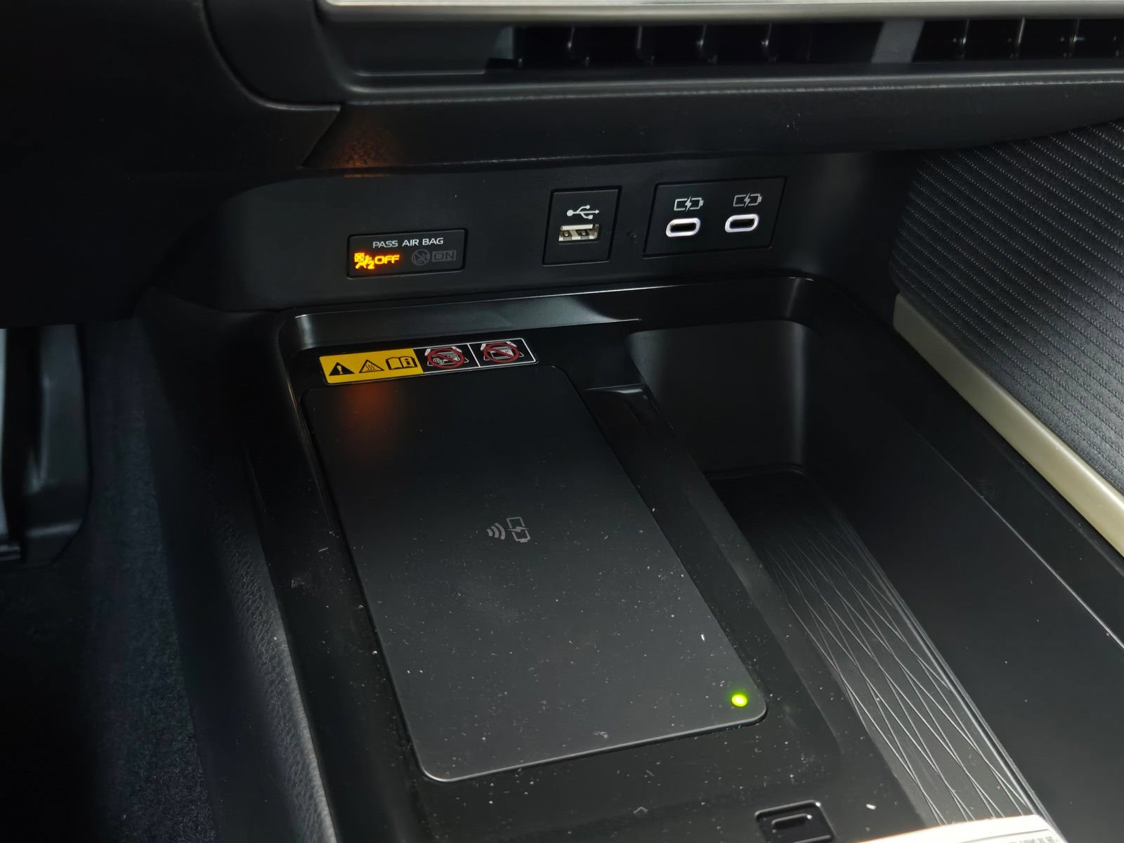 Used 2026 Toyota Camry Hybrid FWD image 17