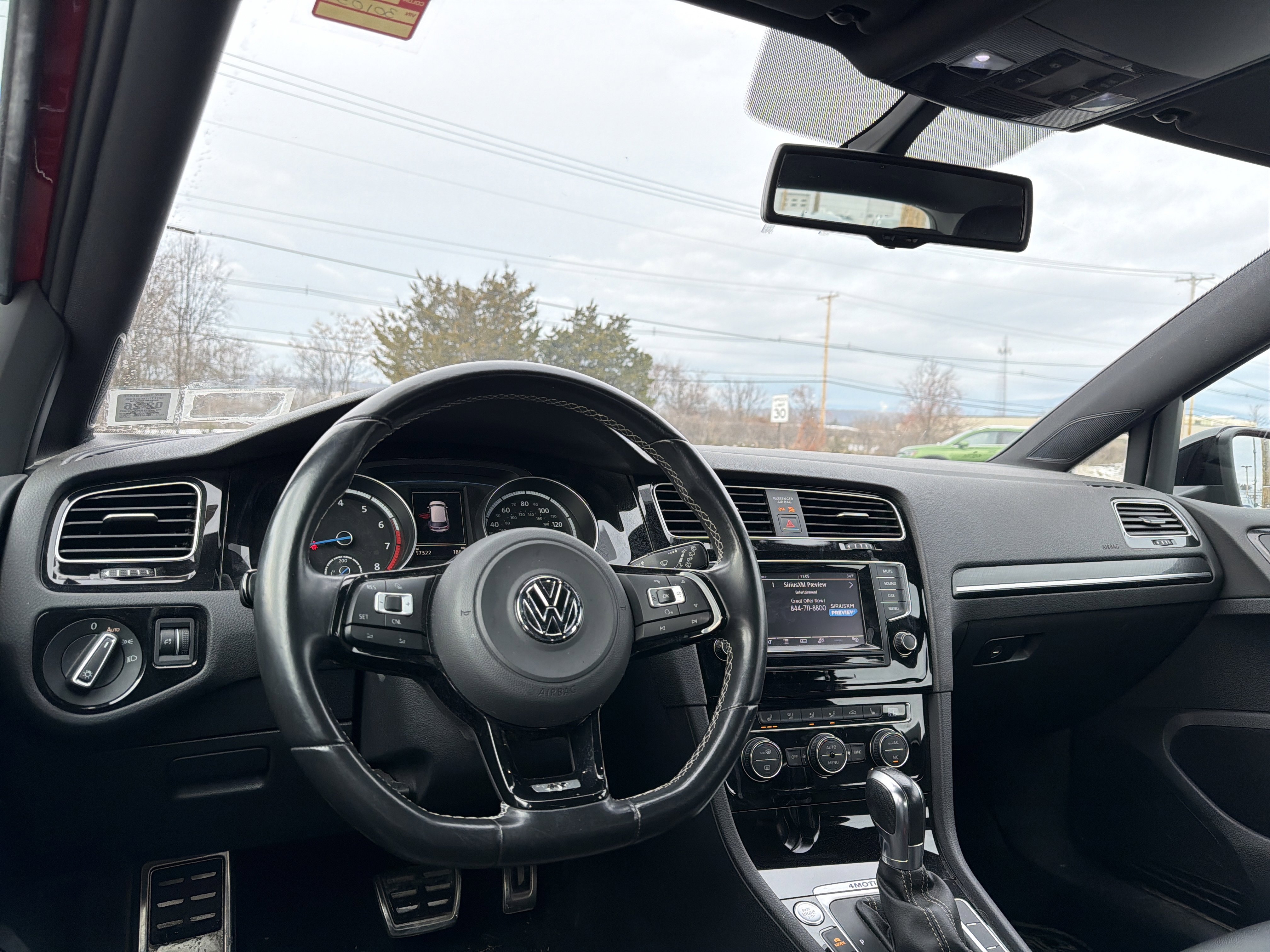 Used 2015 Volkswagen Golf R 4-Door image 15