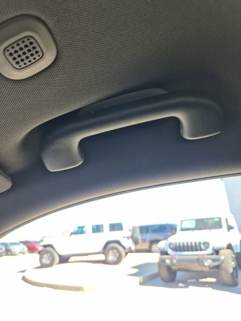 Used 2023 Jeep Grand Cherokee L Altitude AWD/4WD image 54