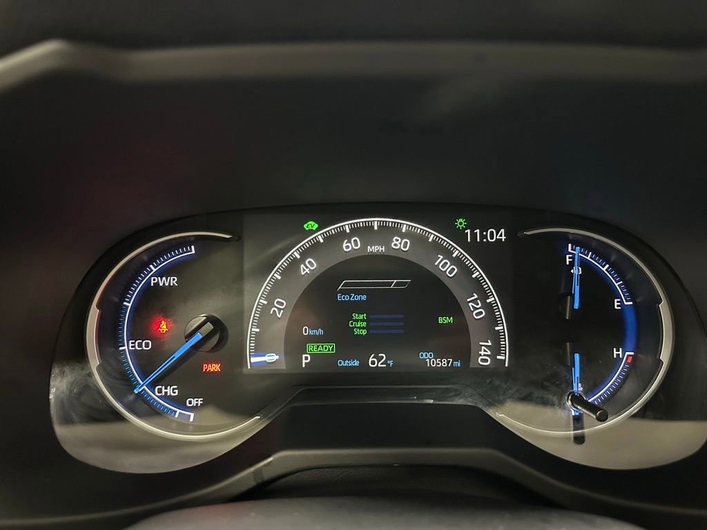 Used 2025 Toyota RAV4 XLE AWD/4WD image 23