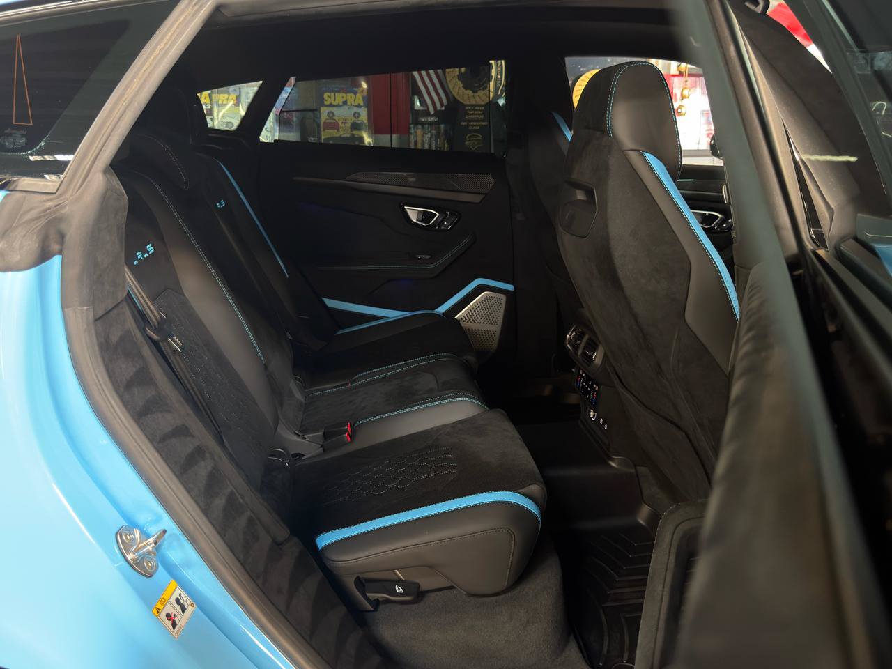 Used 2024 Lamborghini Urus Performante AWD/4WD image 39