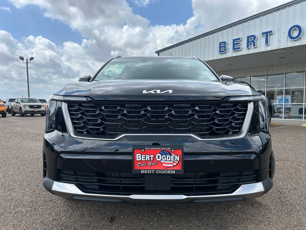 Used 2025 Kia Sorento S image 2