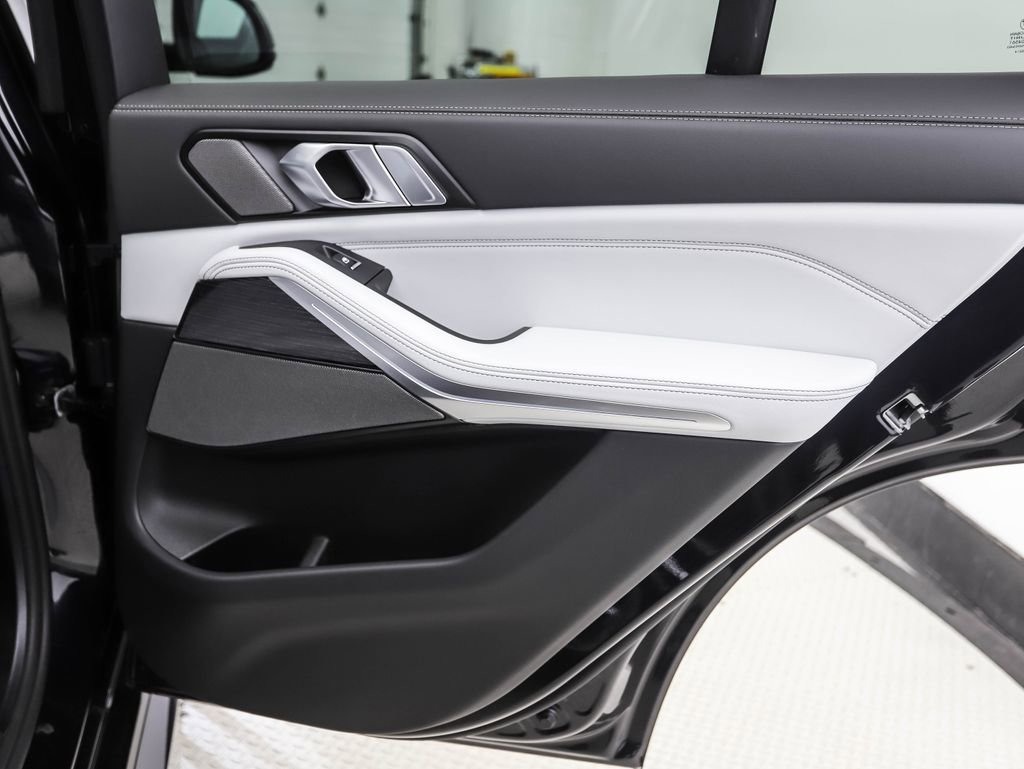 New 2026 BMW X5 xDrive40i w/ M Sport Package image 26