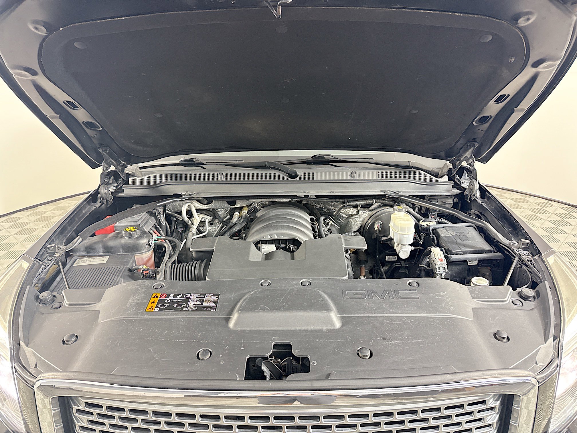 Used 2017 GMC Yukon Denali w/ Open Road Package image 39