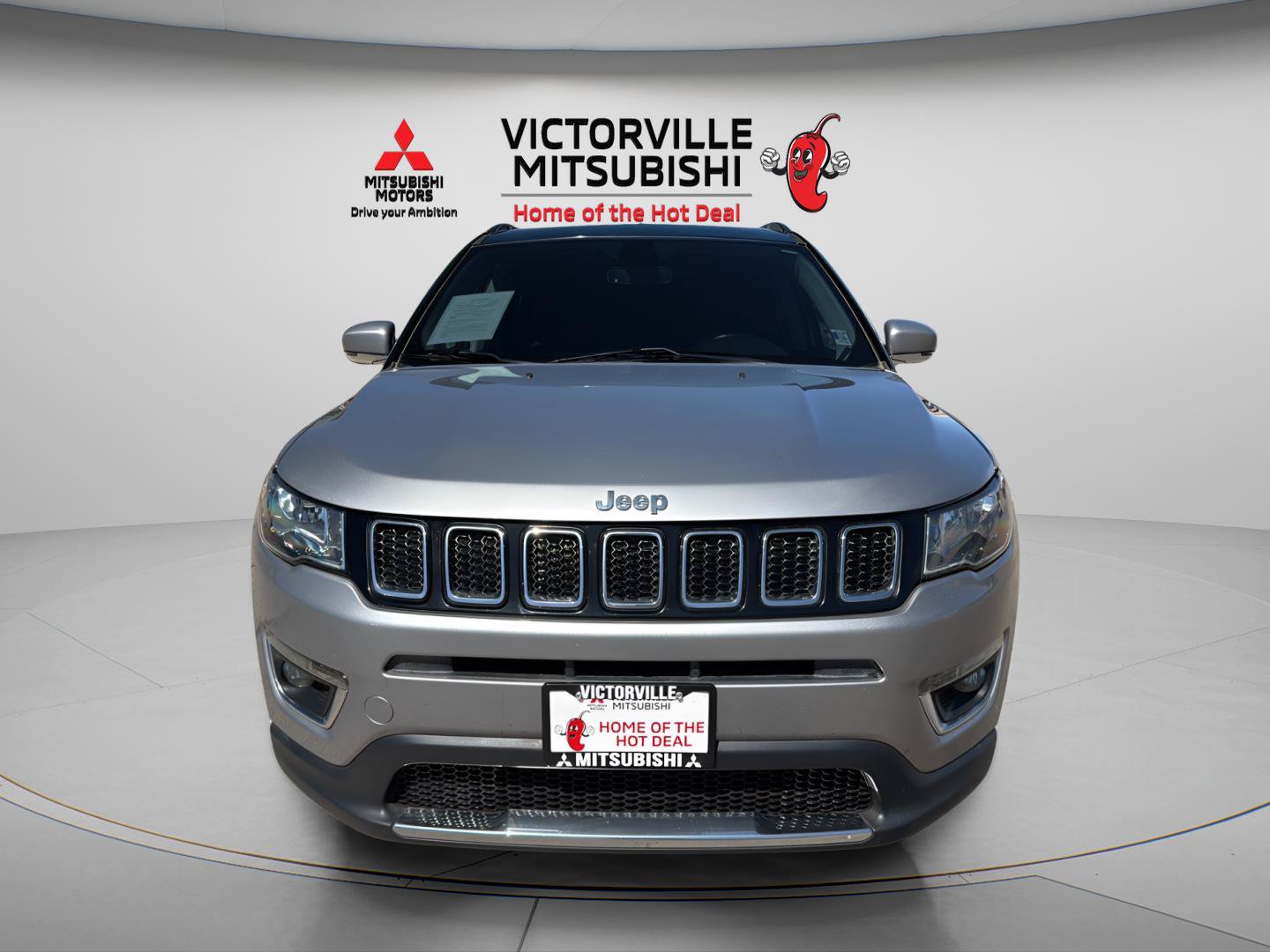 Used 2018 Jeep Compass Limited w/ Safe & Security Group FWD image 2