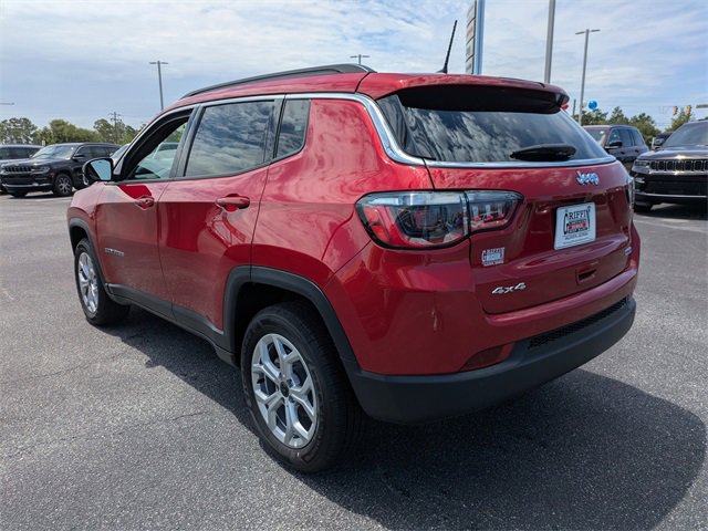 New 2025 Jeep Compass Latitude w/ Sun & Sound Group image 5