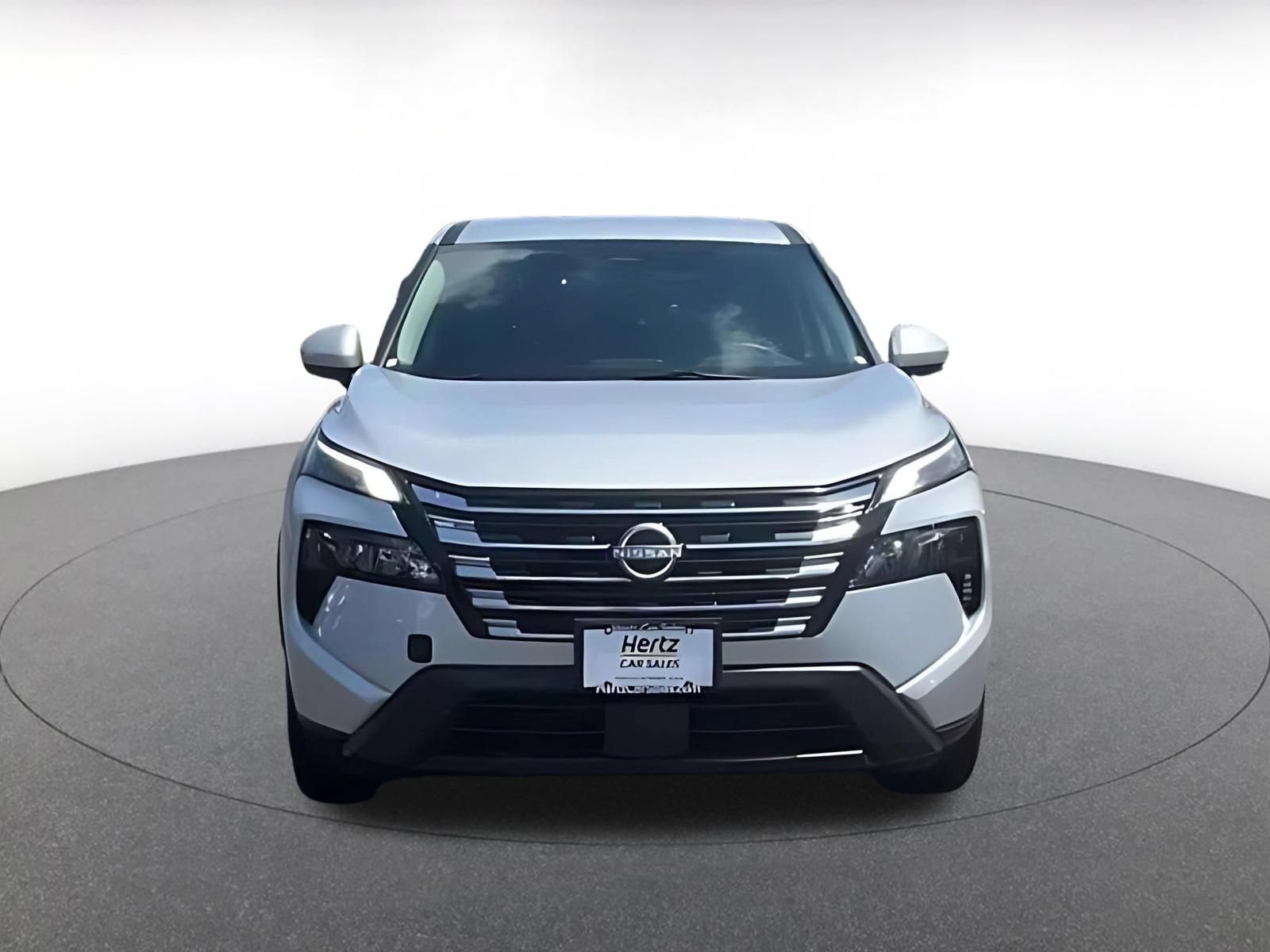 Used 2025 Nissan Rogue SV FWD image 4