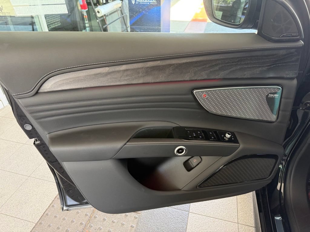 Used 2025 Maserati Grecale Modena AWD/4WD image 18