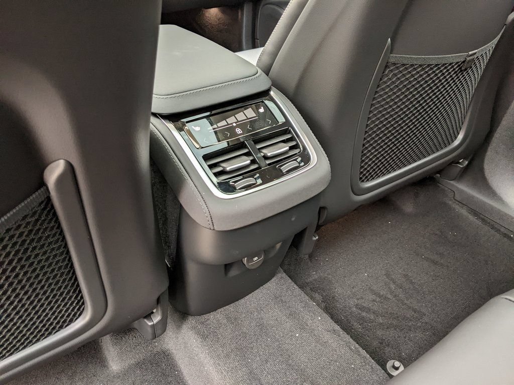 New 2026 Volvo XC90 B6 Ultra w/ Protection Package AWD/4WD image 24