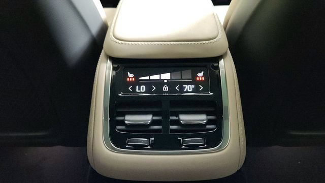 Used 2026 Volvo XC90 B6 Plus w/ Protection Package AWD/4WD image 30
