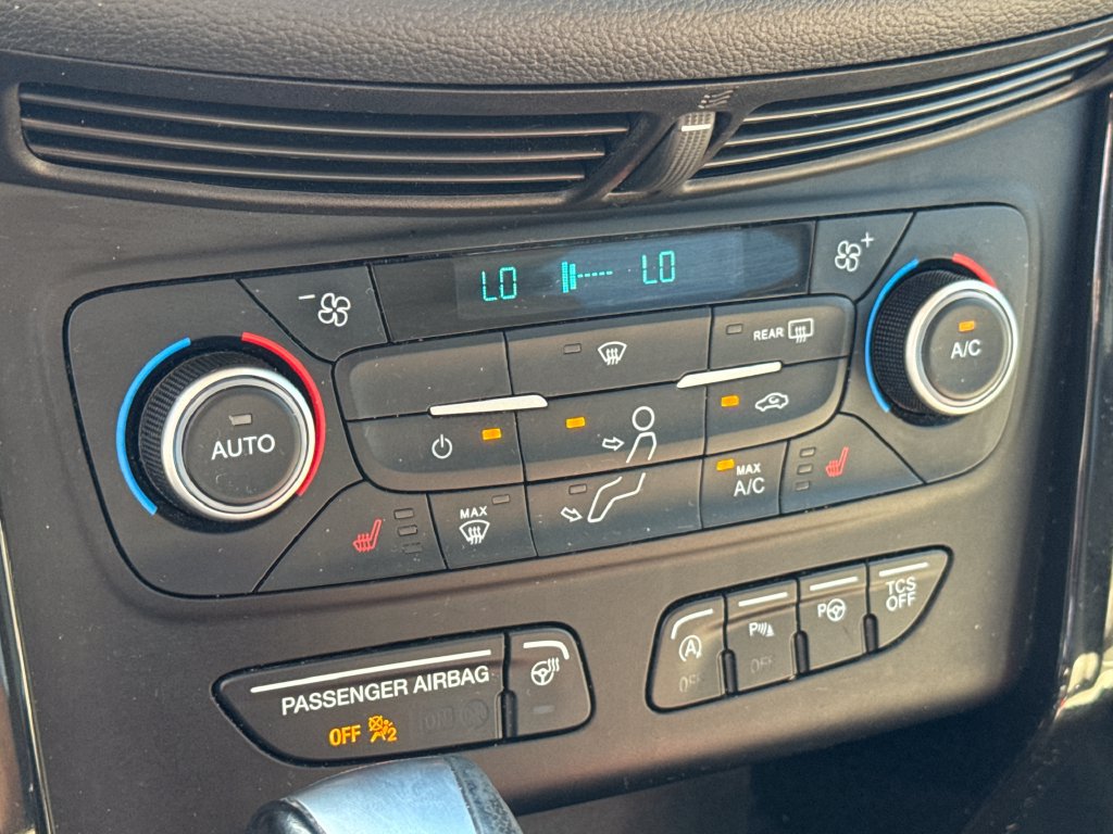 Used 2019 Ford Escape Titanium AWD/4WD image 23