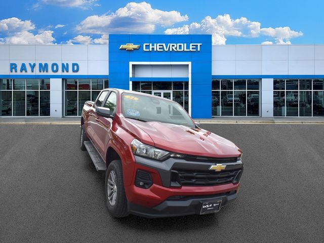 Used 2024 Chevrolet Colorado LT w/ LT Convenience Package II AWD/4WD image 9