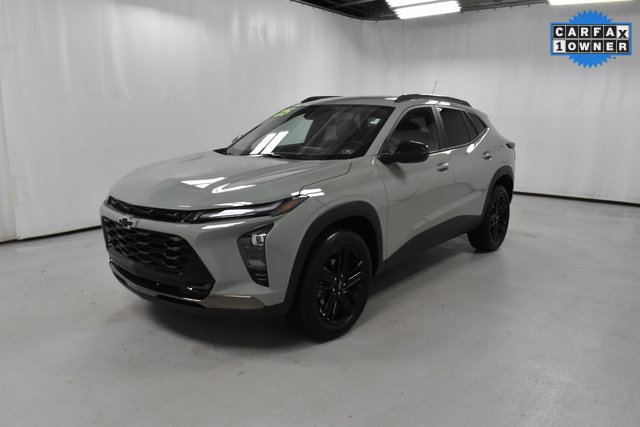 Used 2025 Chevrolet Trax ACTIV w/ Driver Confidence Package image 2