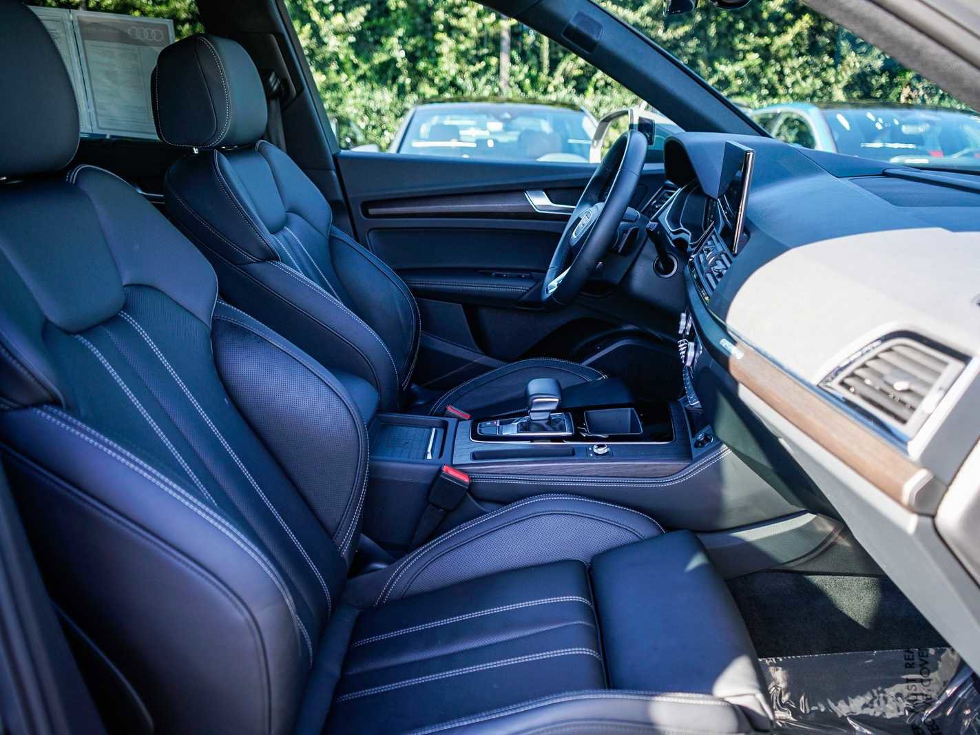 Used 2023 Audi Q5 2.0T Prestige w/ Prestige Package image 16