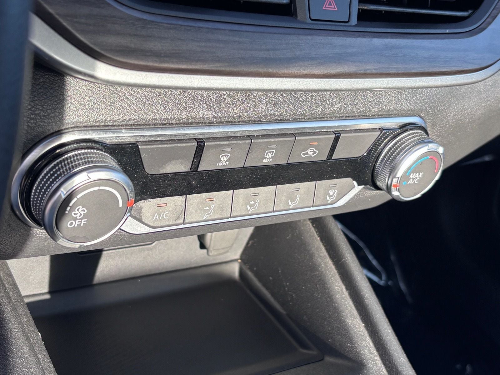 Used 2025 Nissan Altima 2.5 SV FWD image 29