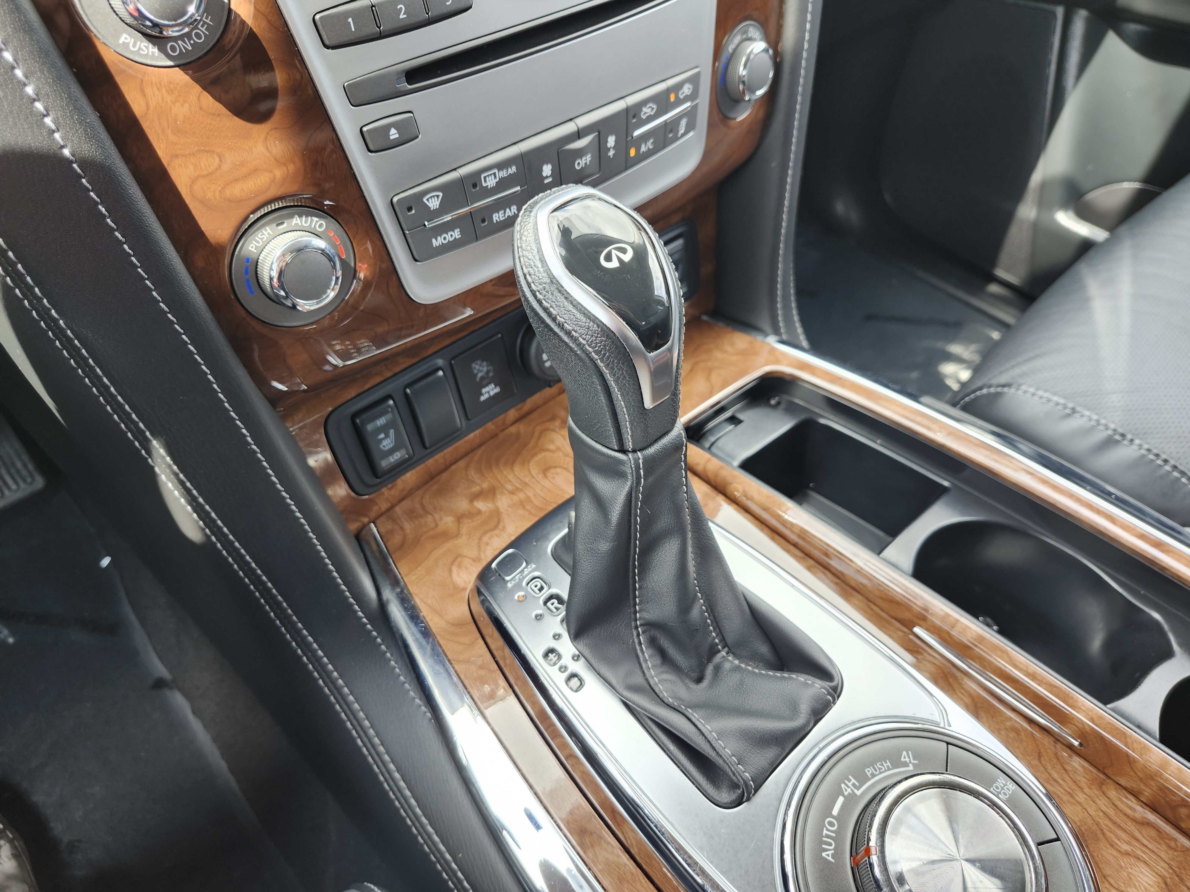 Used 2019 INFINITI QX80 Luxe w/ Proassist Package AWD/4WD image 35