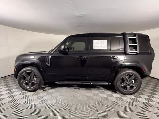 Used 2025 Land Rover Defender 110 X-Dynamic SE AWD/4WD image 3