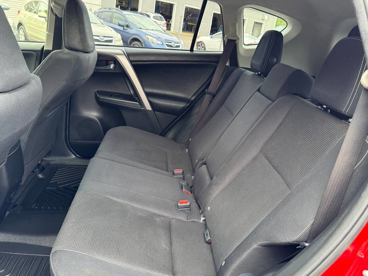 Used 2016 Toyota RAV4 XLE image 23