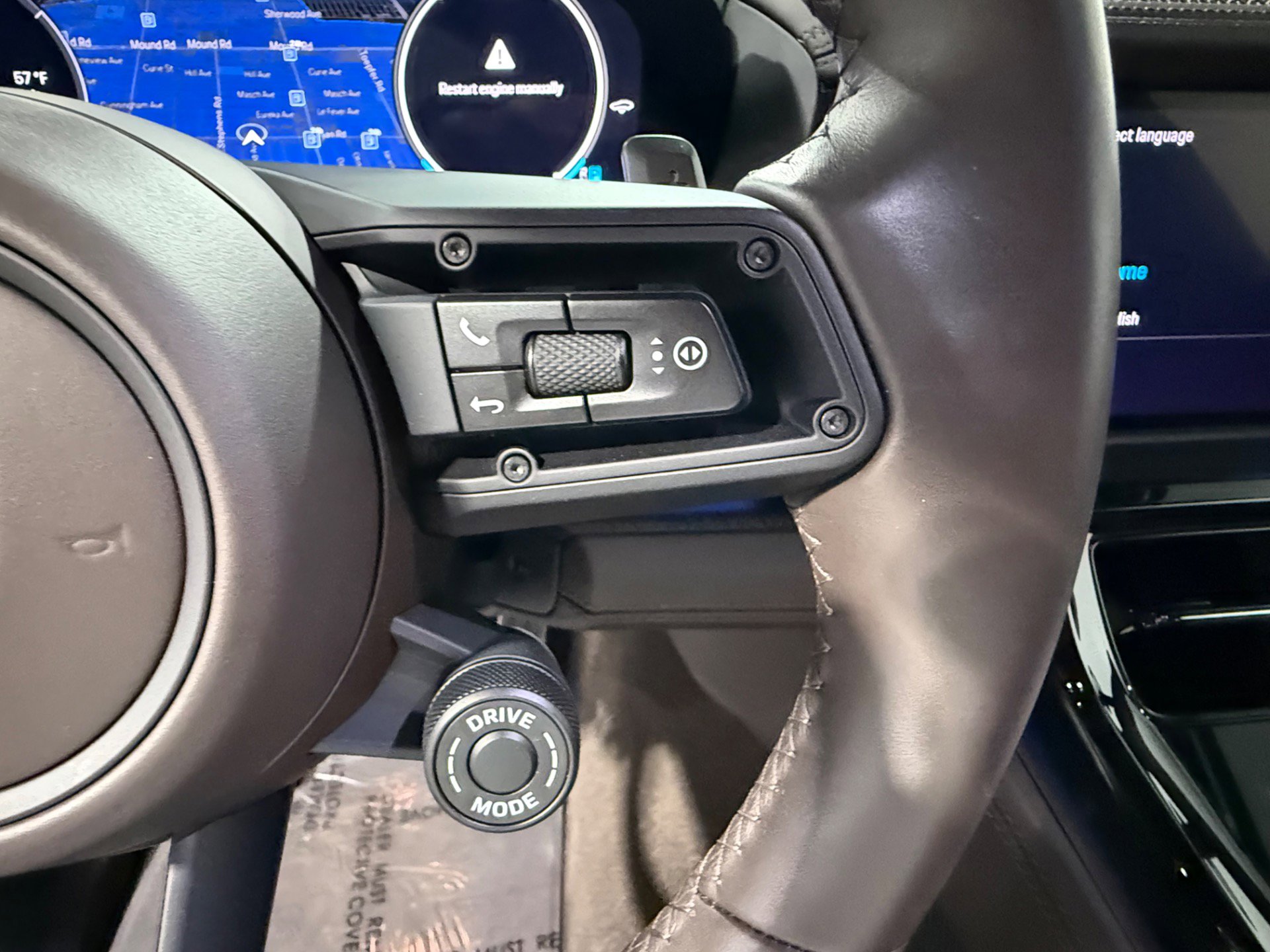 Used 2025 Porsche Panamera 4 image 32