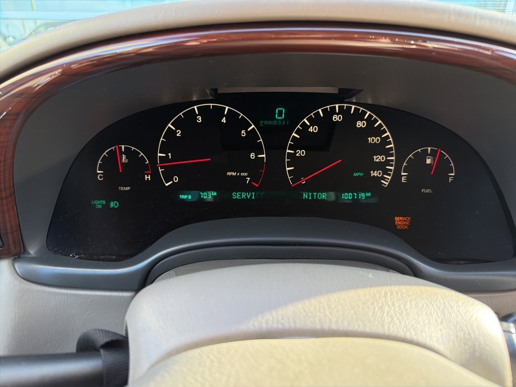 Used 2002 Cadillac De Ville DTS w/ Premium Equipment Pkg image 11