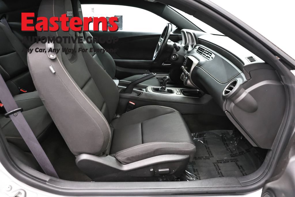 Used 2015 Chevrolet Camaro SS RWD image 20