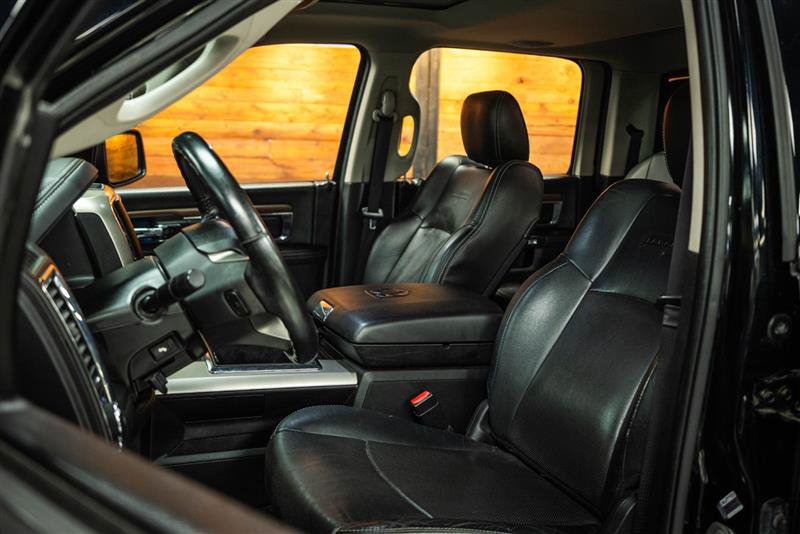 Used 2014 RAM 1500 Laramie w/ Convenience Group image 9