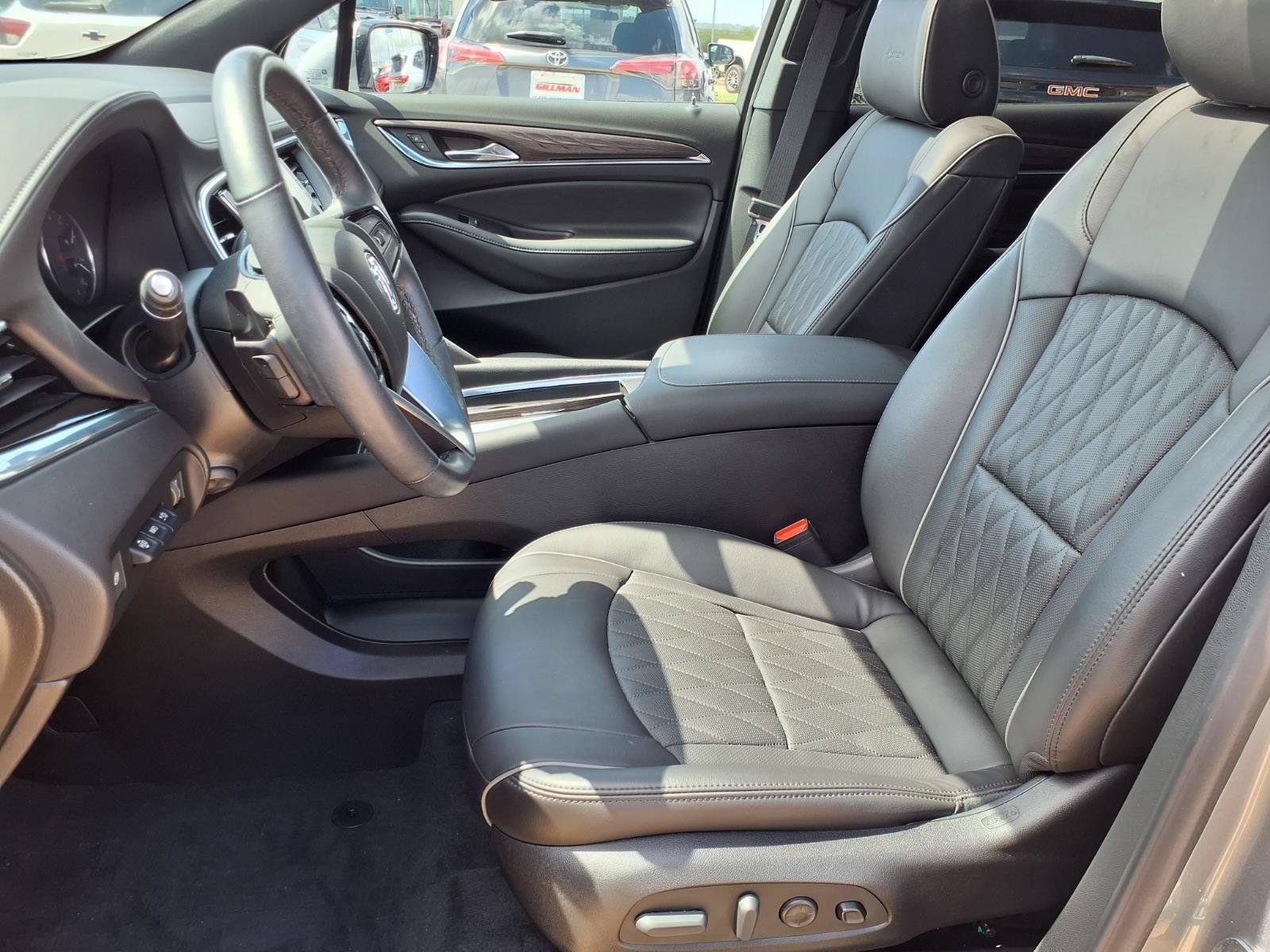 Used 2023 Buick Enclave Avenir w/ Avenir Technology Package AWD/4WD image 27