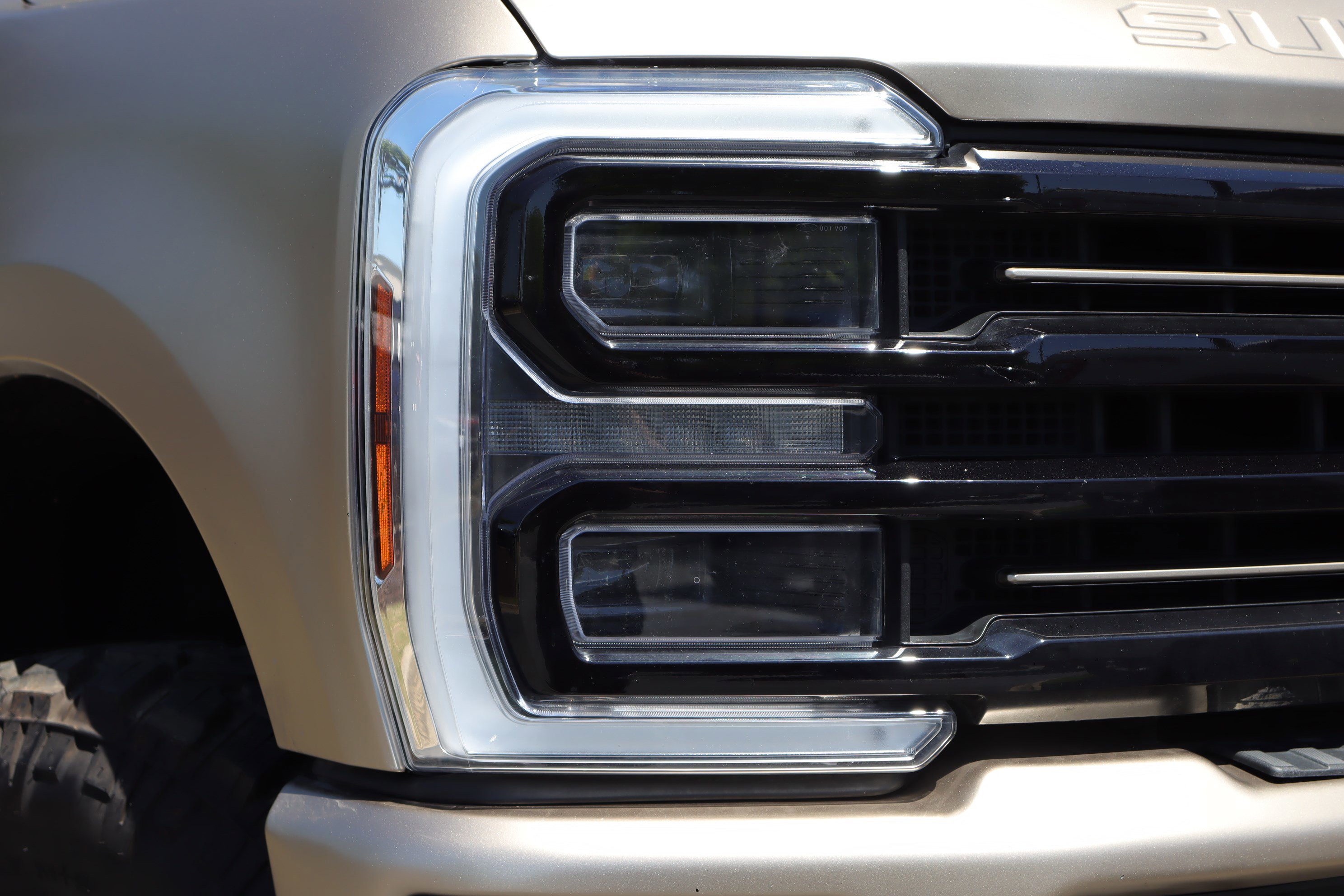 Used 2025 Ford F250 Platinum AWD/4WD image 32