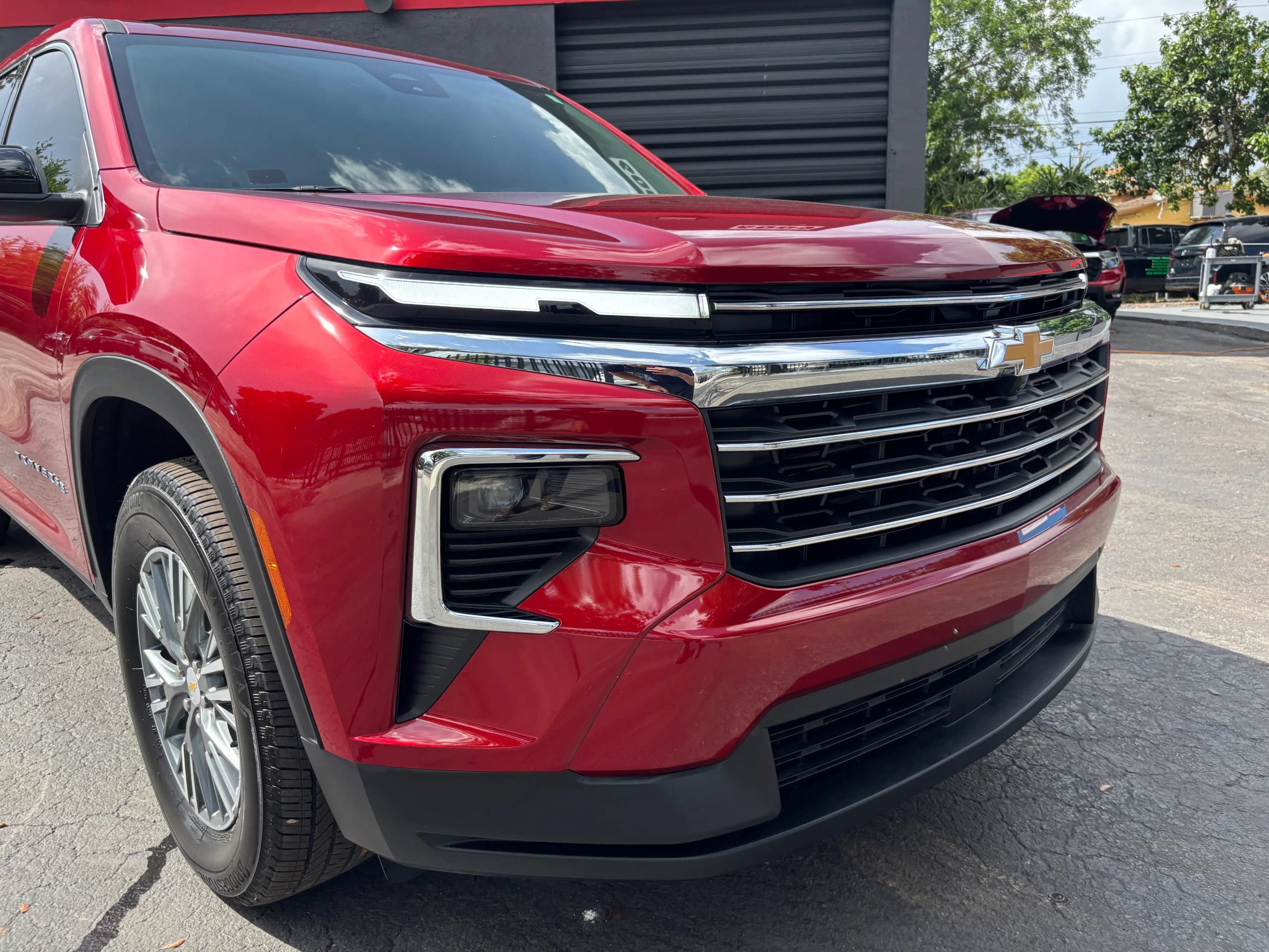 Used 2025 Chevrolet Traverse LT w/ Driver Confidence Package FWD image 39