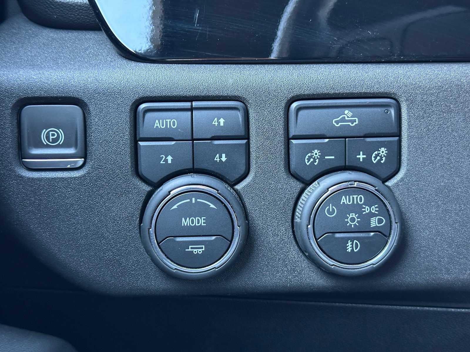 Used 2024 Chevrolet Silverado 1500 RST w/ Z71 Off-Road Package AWD/4WD image 37