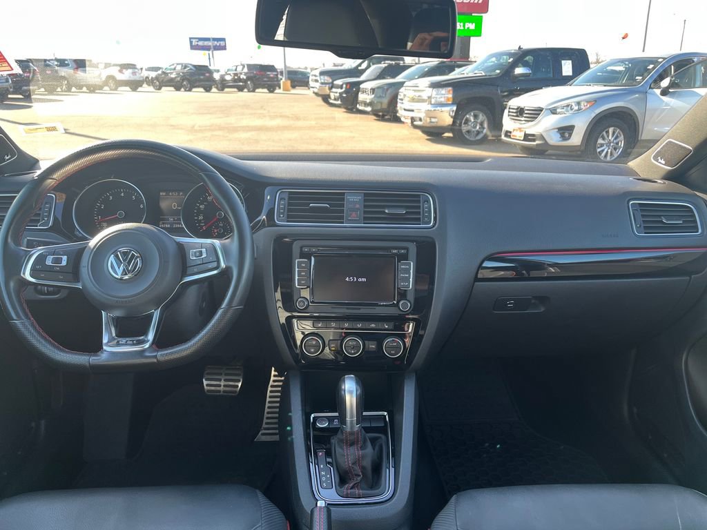 Used 2015 Volkswagen Jetta GLI SE image 17