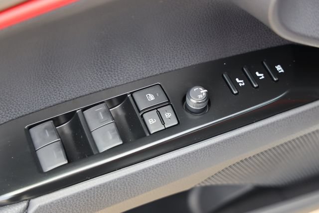 New 2026 Toyota Camry Hybrid FWD image 15
