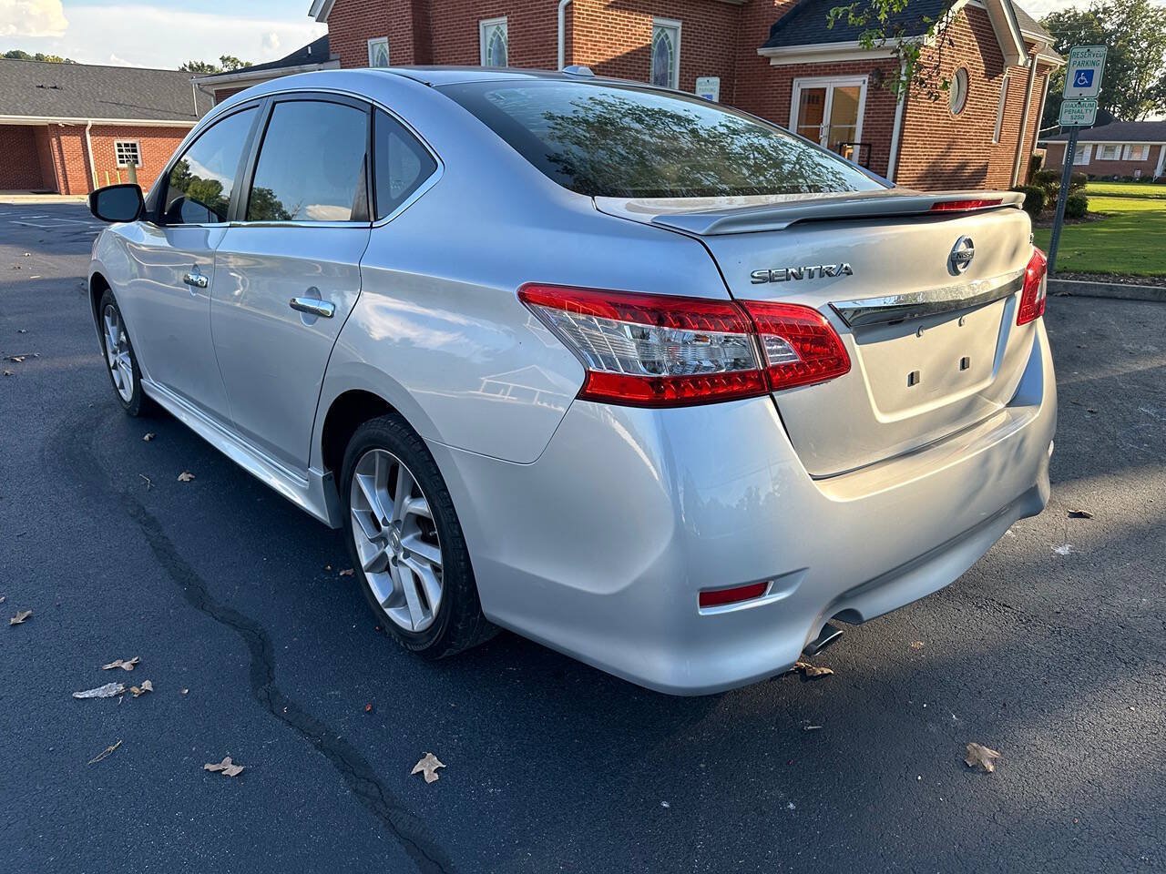 Used 2015 Nissan Sentra SR FWD image 8