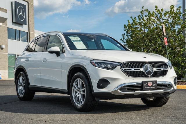 Used 2023 Mercedes-Benz GLC 300 4MATIC image 1