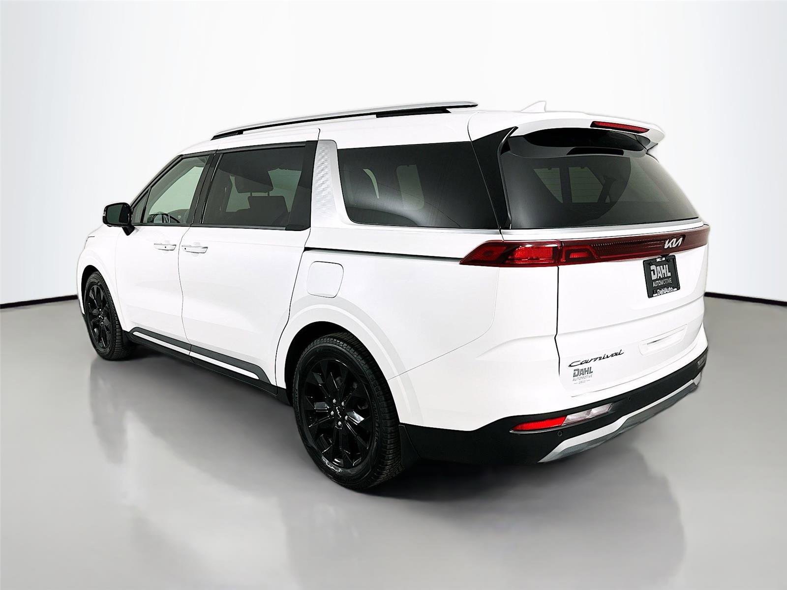 Used 2022 Kia Carnival SX image 10