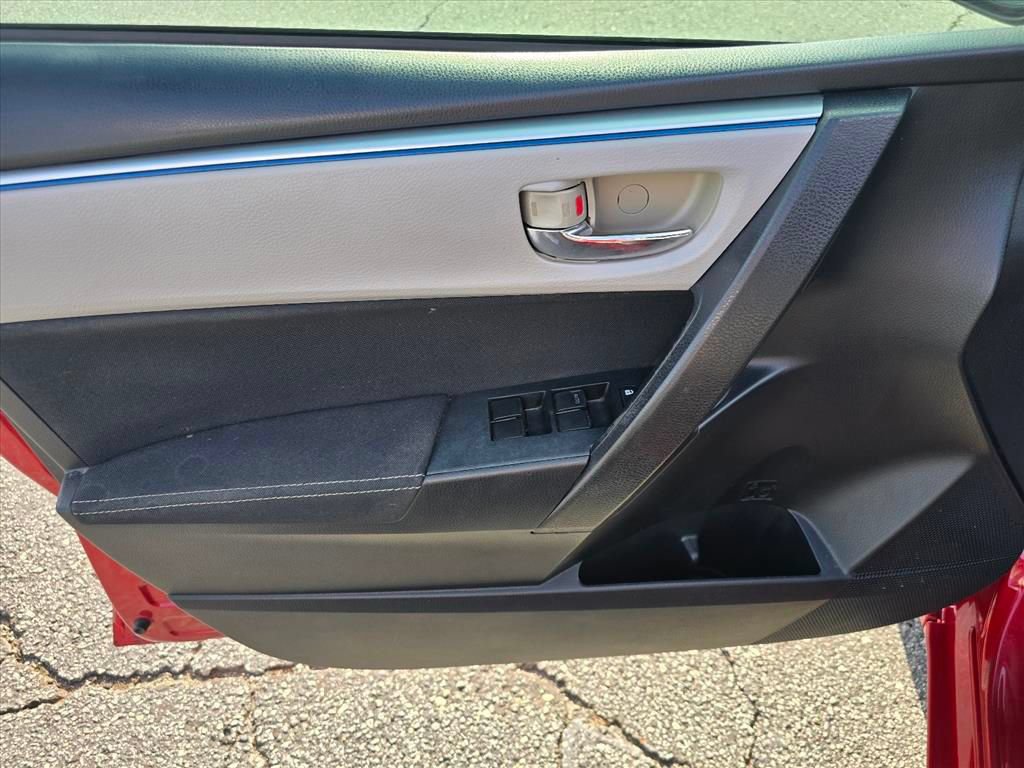 Used 2015 Toyota Corolla LE FWD image 8