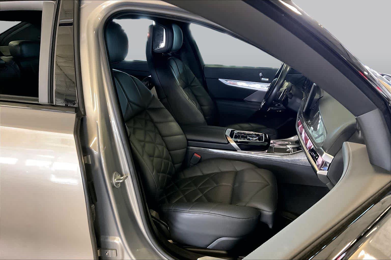 Certified 2023 BMW 740i RWD image 8